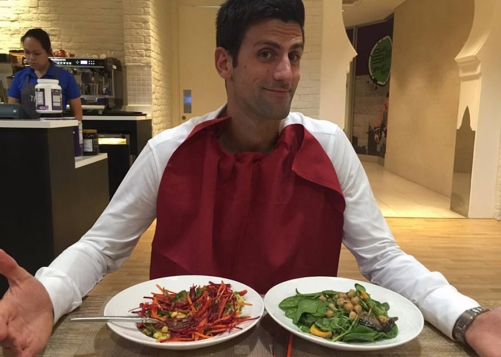 Số 1 thế giới tennis Novak Djokovic mê ngủ, thích ăn kiêng và còn gì nữa?