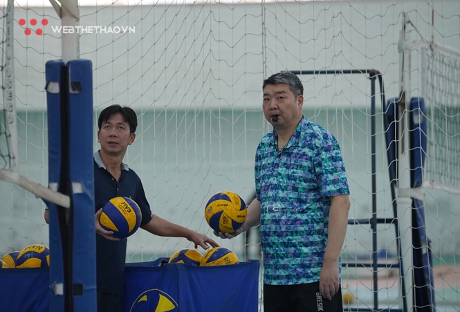 HLV Li Huan Ning tiếp tục đồng hành, chinh phục giấc mơ vàng SEA Games cùng bóng chuyền Việt Nam