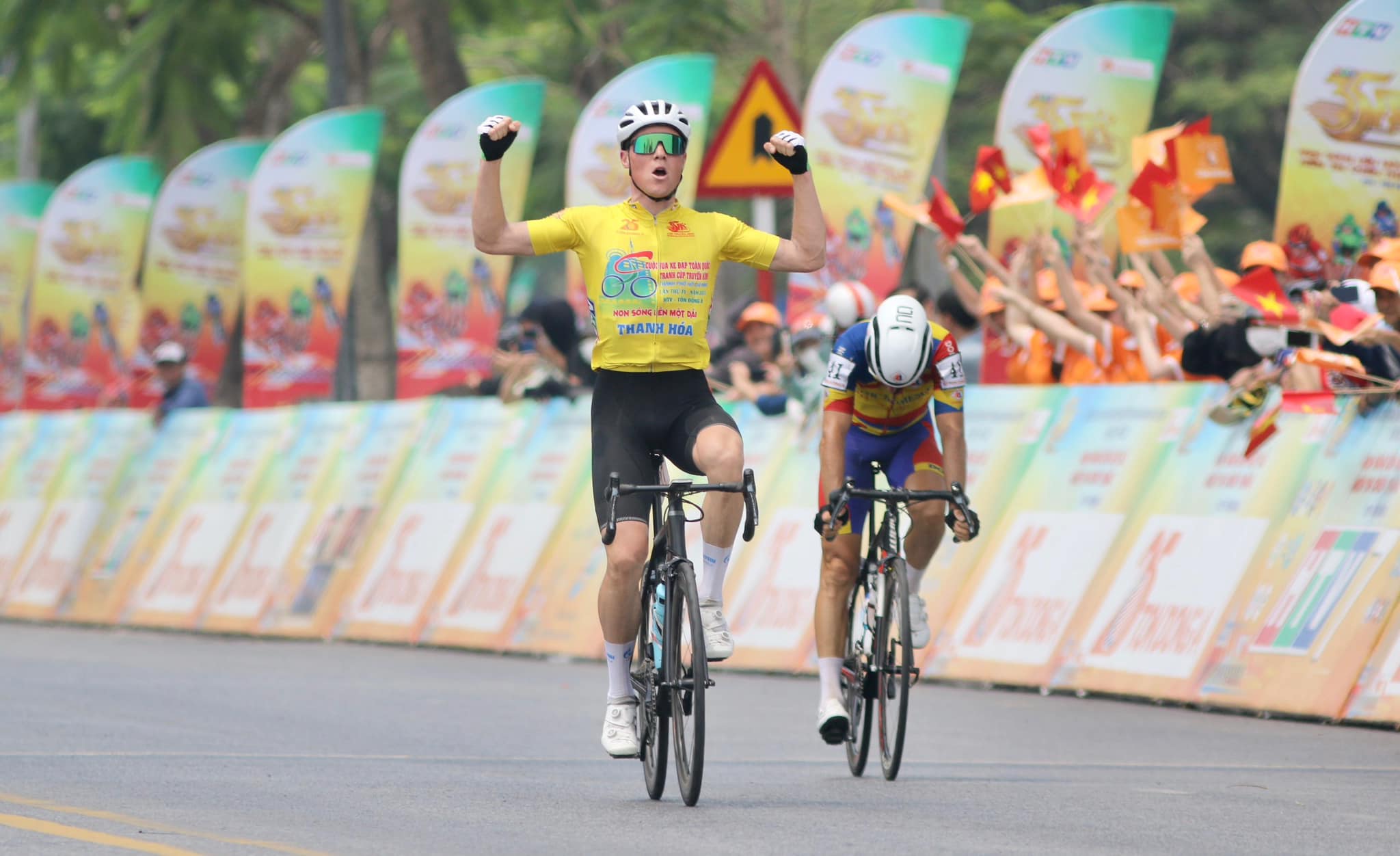 “Gấu Nga” Petr Rikunov nhất chặng lần hai tại cuộc đua xe đạp HTV Cup 2023