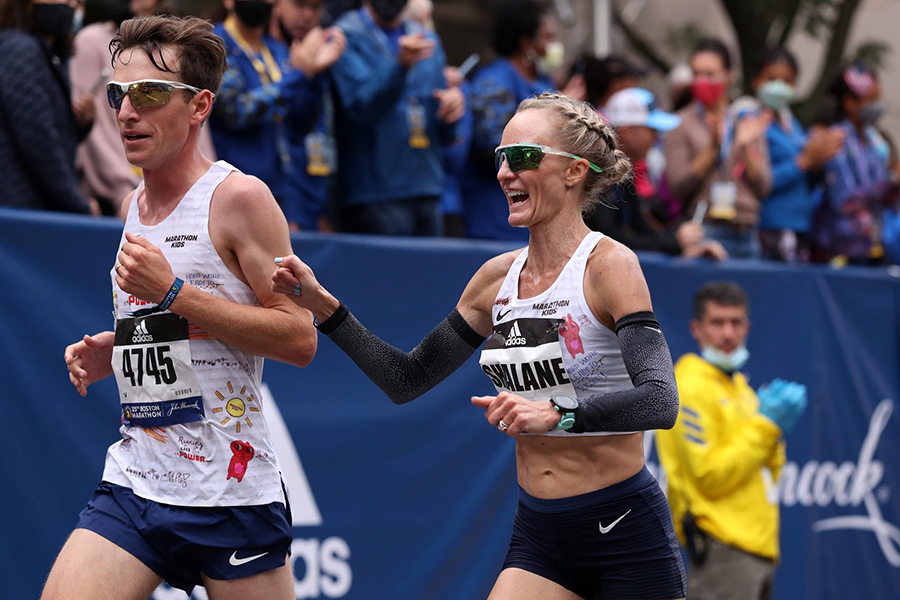 Bà mẹ 40 tuổi chạy 6 giải marathon lớn trong vòng 42 ngày