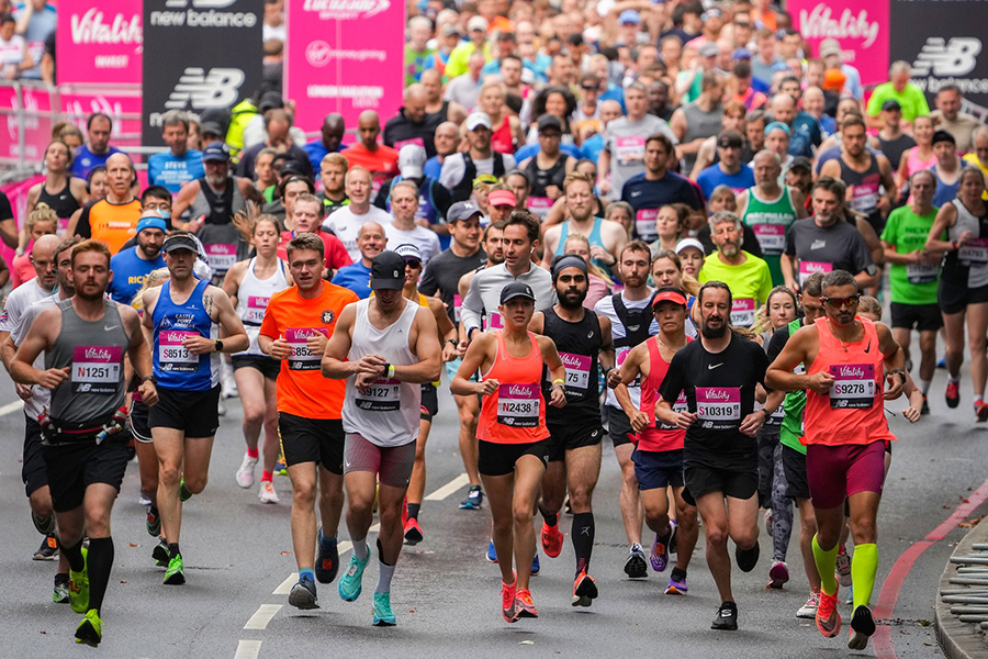 Giải bán marathon 12.000 người diễn ra giữa mùa dịch COVID-19