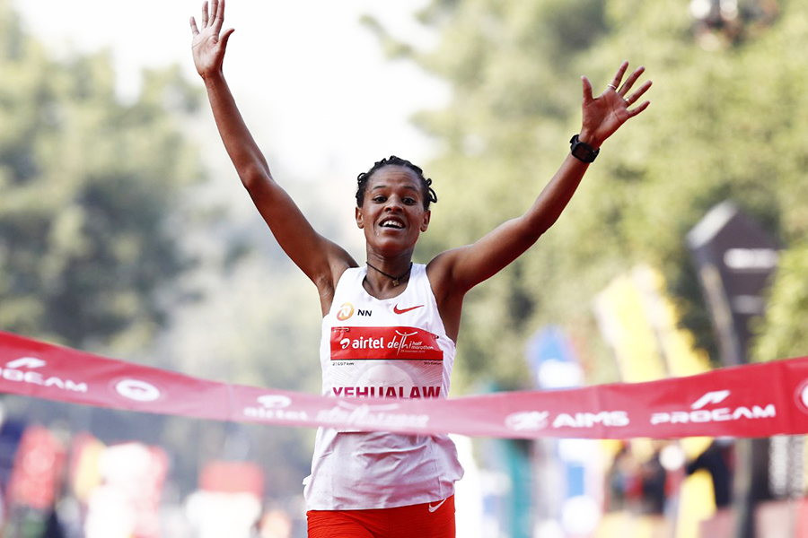 Sao trẻ điền kinh Ethiopia phá kỷ lục thế giới chạy 10km nữ
