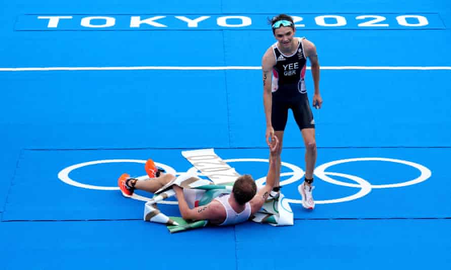 Chàng trai đạt chuẩn Olympic hai môn khác nhau, vượt mặt cả thầy giành “bạc” triathlon