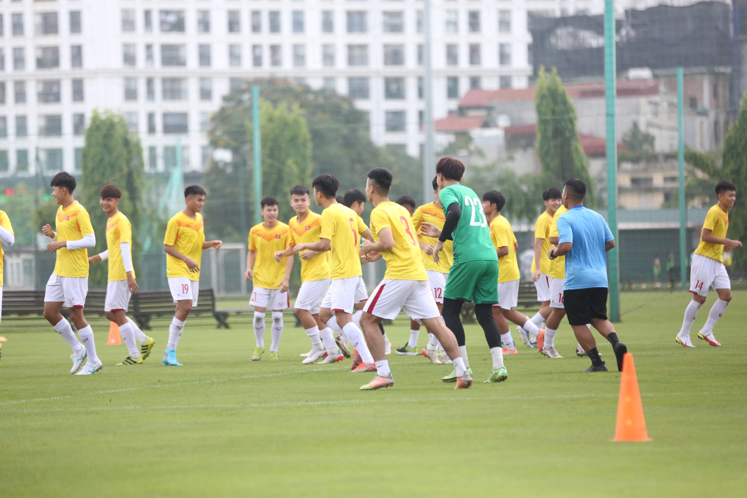 U20 Việt Nam đội nắng rèn quân, chuẩn bị cho vòng loại U20 Châu Á 2022