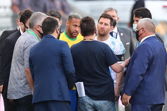 Phản ứng của Messi sau khi trận Brazil - Argentina bị đình chỉ