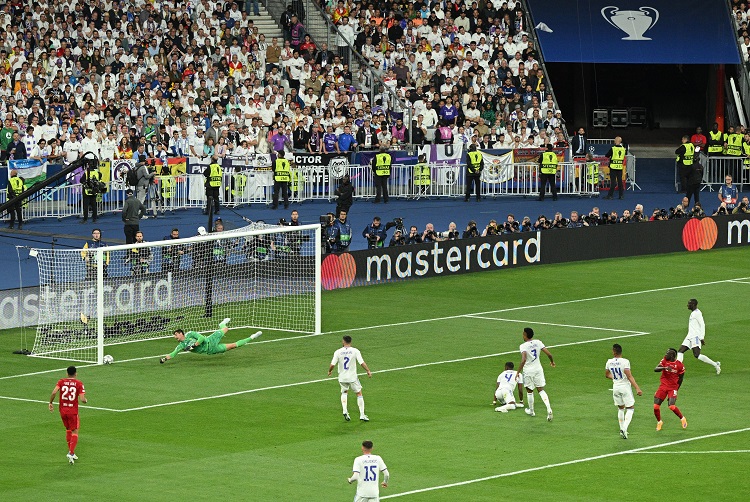 Liverpool vs Real Madrid: Cận cảnh 2 pha cứu thua liên tiếp của Courtois