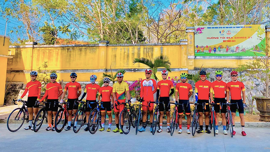 Tuyển xe đạp Việt Nam khai xuân Tết Nhâm Dần, “bơm lốp, căng xích” cho SEA Games 31