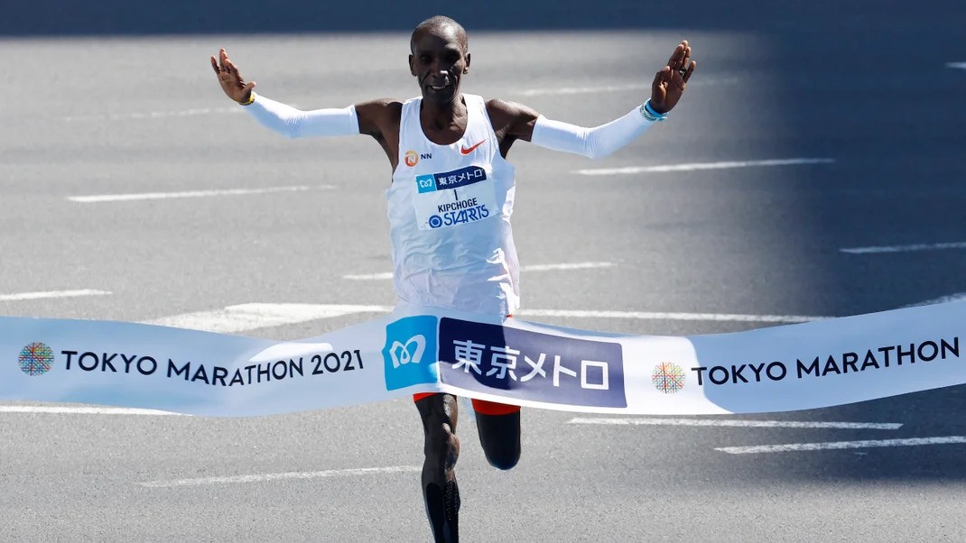 Eliud Kipchoge sẽ nhận bao nhiêu tiền thưởng nếu vô địch Tokyo Marathon 2024?
