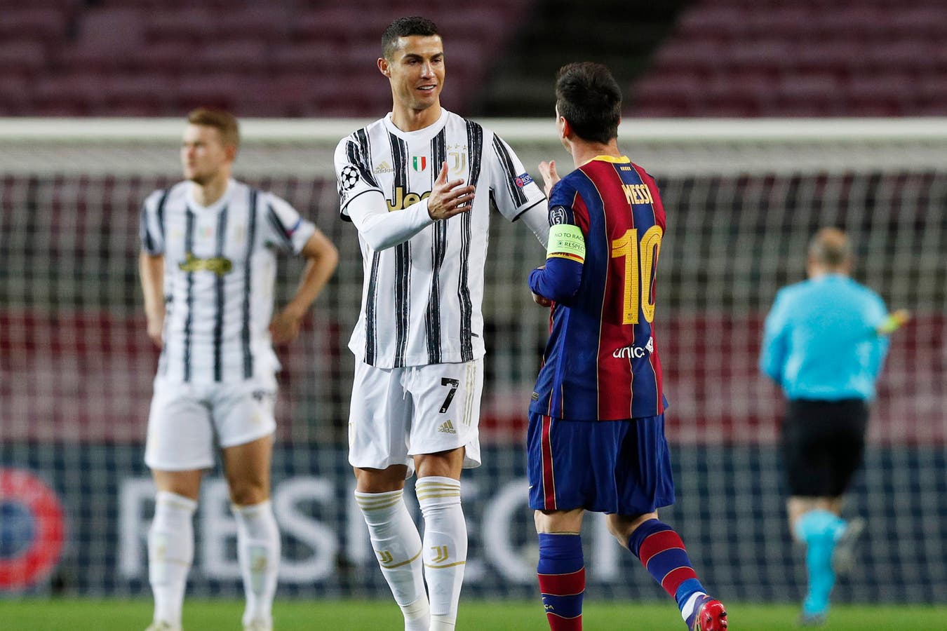 Xem khoảnh khắc Ronaldo và Messi lần đầu gặp lại sau 1000 ngày
