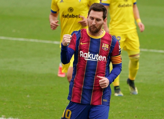 Messi áp sát kỷ lục ghi bàn bằng phạt đền của Ronaldo