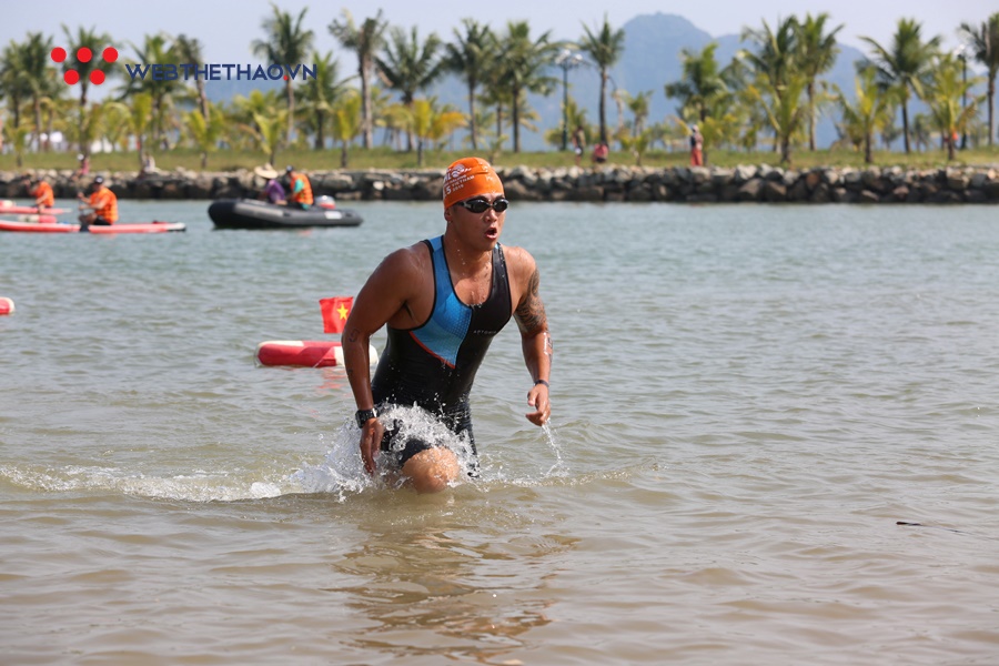 Kình ngư Lâm Quang Nhật: Từ kỷ lục bơi 1500m SEA Games đến sân chơi triathlon