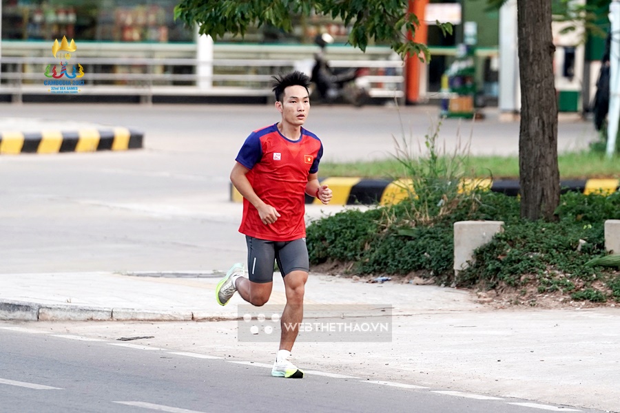 “Vua 42km” Hoàng Nguyên Thanh chạy đua với chấn thương để lần đầu dự Giải Bán Marathon Quốc tế Việt Nam tài trợ bởi Herbalife 2024