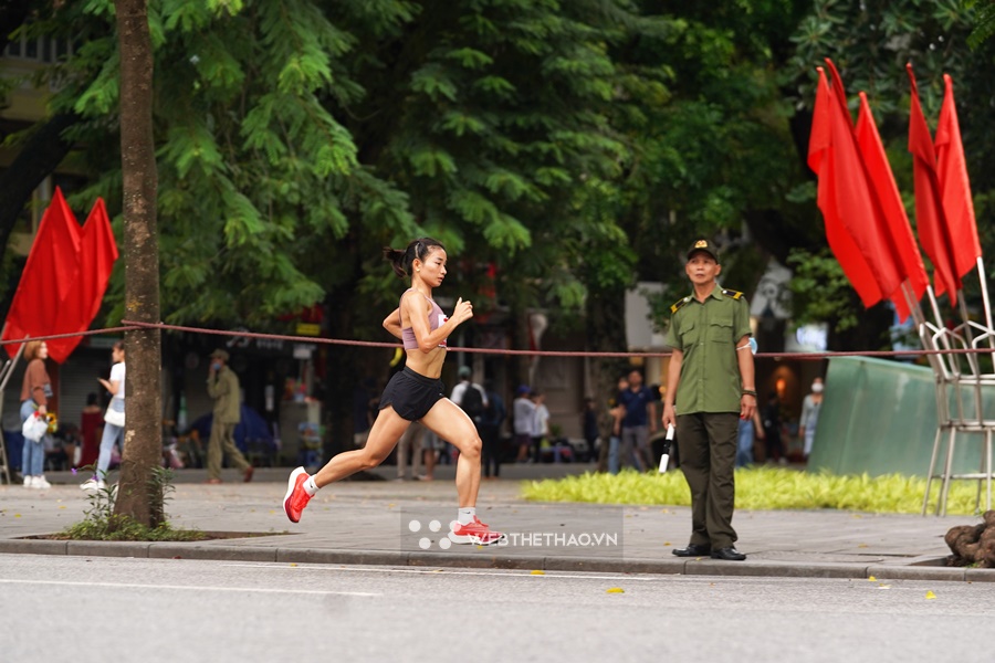 Một số bài tập cơ bản trong luyện tập chạy bộ, VĐV dự Viettel Marathon nên biết