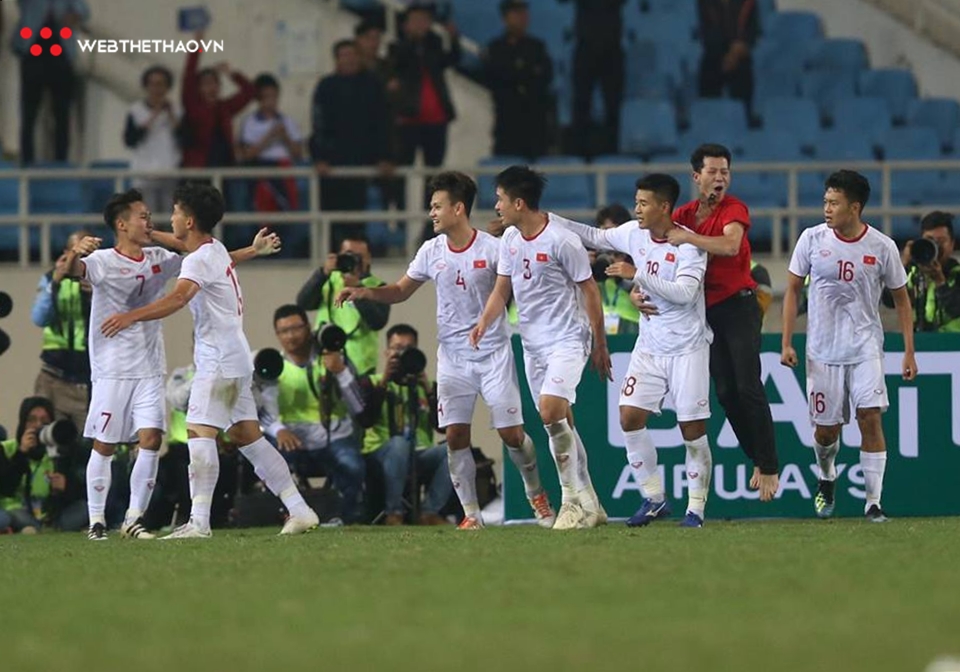 Bóng đá Thái Lan đã chấp nhận mất vị trí số 1 Đông Nam Á vào tay Việt Nam?  