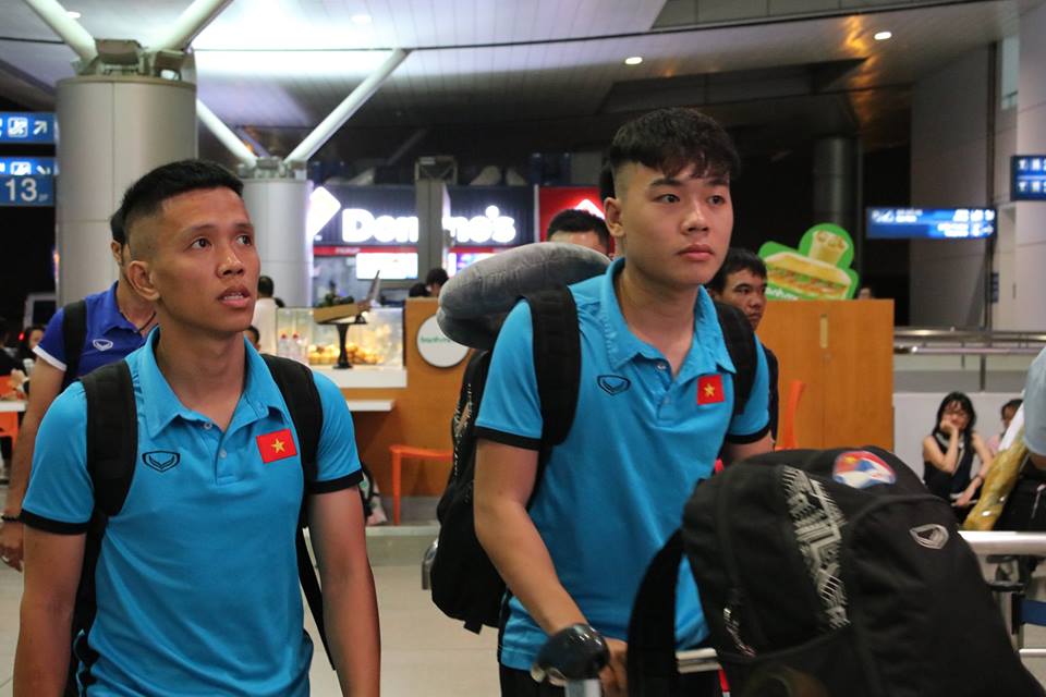 Chùm ảnh futsal Việt Nam trước khi lên máy bay đi tập huấn lấy vé dự World Cup 2020