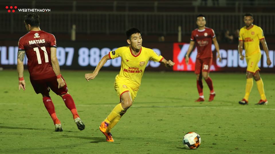 Bóng hồng rực rỡ trong ngày TP.HCM đánh bại CLB Nam Định để bay cao tại V.League 2019