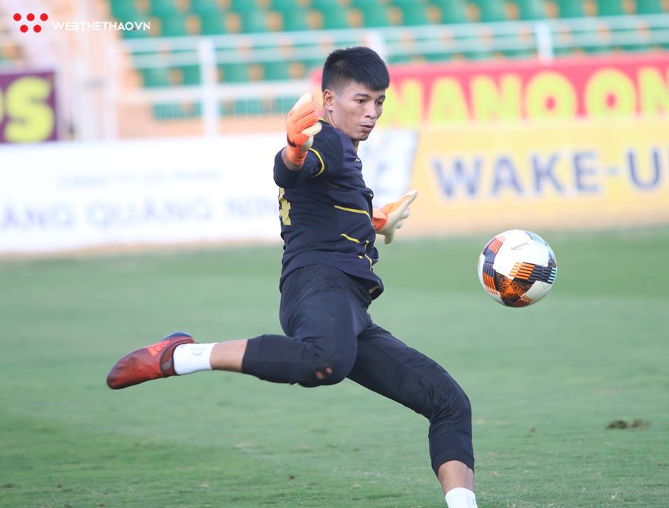 Sài Gòn FC tập chiêu đặc biệt trước trận chiến với đội của Đức Chinh