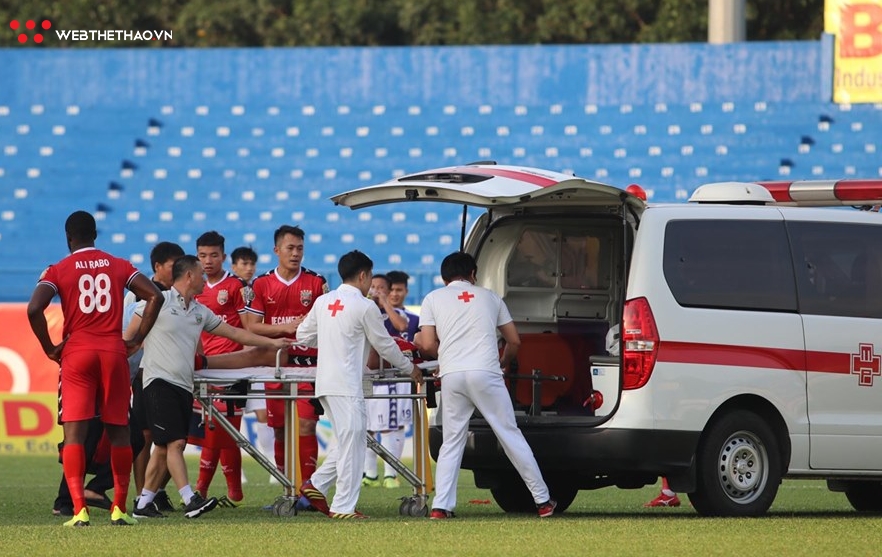 Thông tin mới về cầu thủ Bình Dương suýt mất mạng trong trận đấu gặp Hà Nội FC