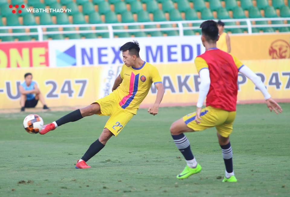 Sài Gòn FC tập chiêu đặc biệt trước trận chiến với đội của Đức Chinh
