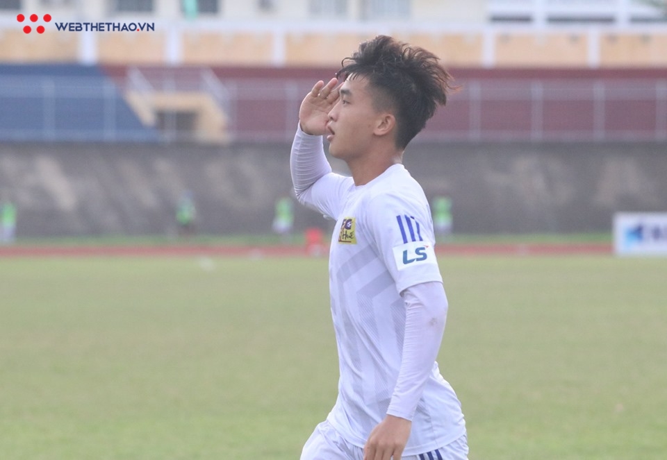 Hot boy U23 Việt Nam tỏa sáng trước giờ lên tuyển