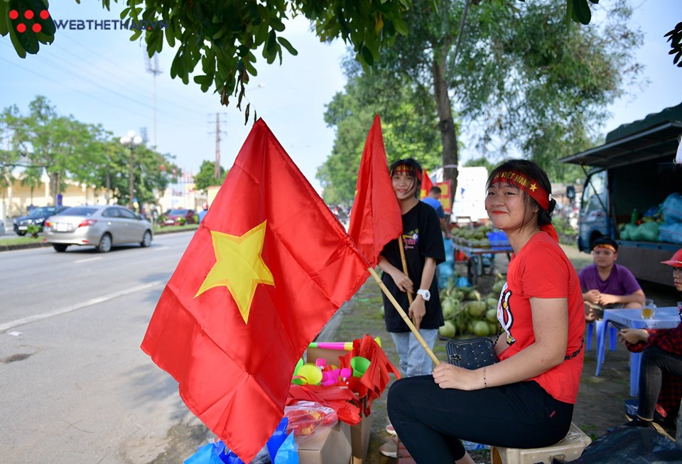 Bóng hồng phủ sóng Phú Thọ trước giờ xuất trận của U23 Việt Nam