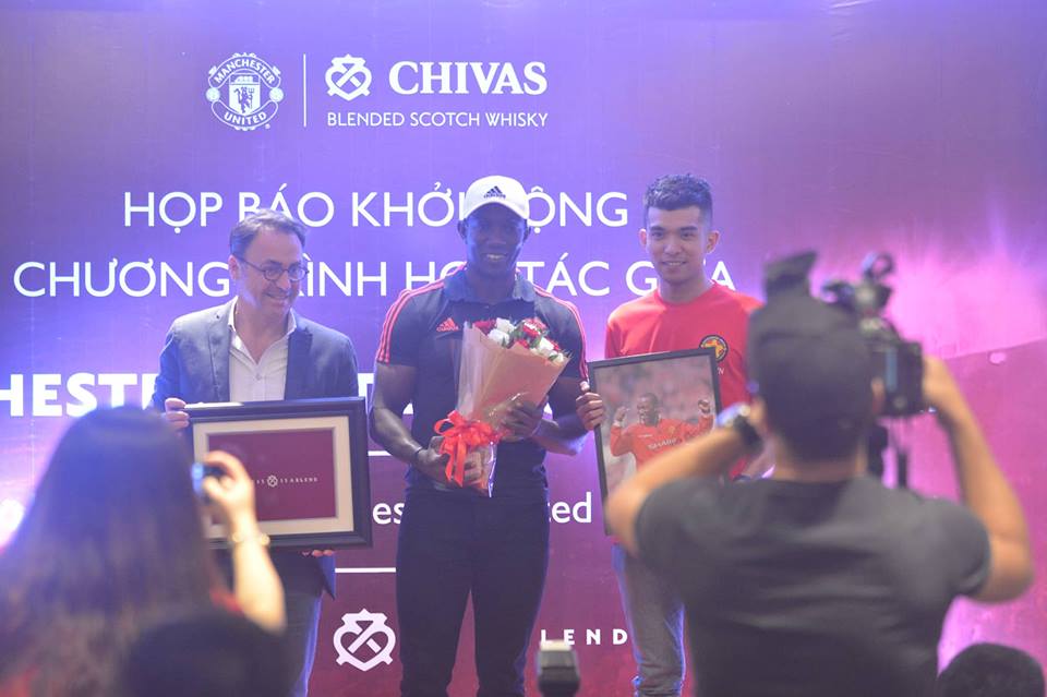 Ngôi sao Manchester United khuyên cầu thủ VN học theo Văn Lâm