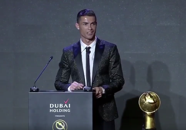 Hụt bóng vàng, Ronaldo được an ủi bằng giải thưởng Toàn cầu