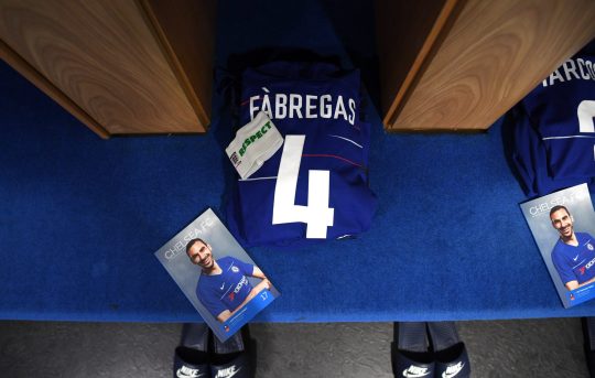 Fabregas chia tay NHM Chelsea trong nước mắt