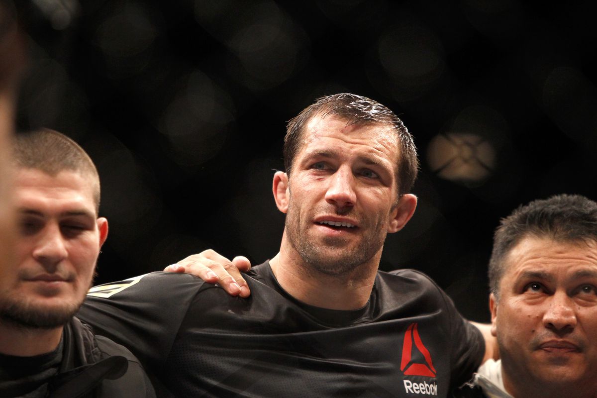 Luke Rockhold chính thức thách đấu công chúa Jon Jones