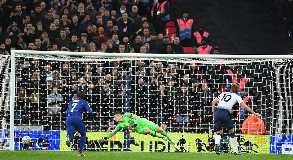 VAR tạo bước ngoặt, kỷ lục của Harry Kane, cánh én Hazard và những điểm nhấn khi Tottenham thắng Chelsea