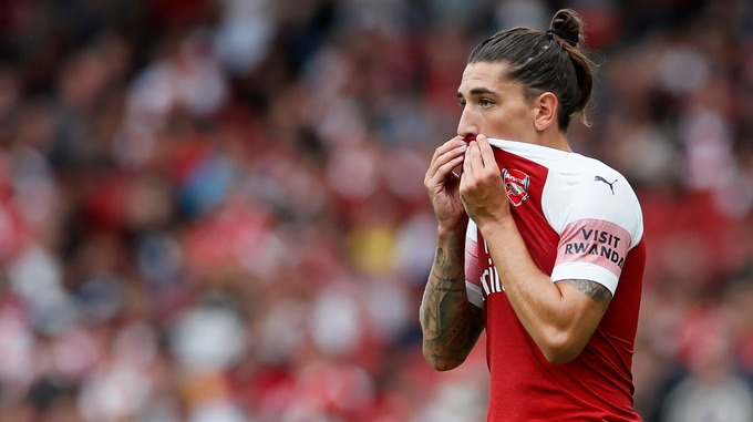 Vì sao hàng công Arsenal sẽ tổn thất nặng nề vì mất Bellerin dài hạn