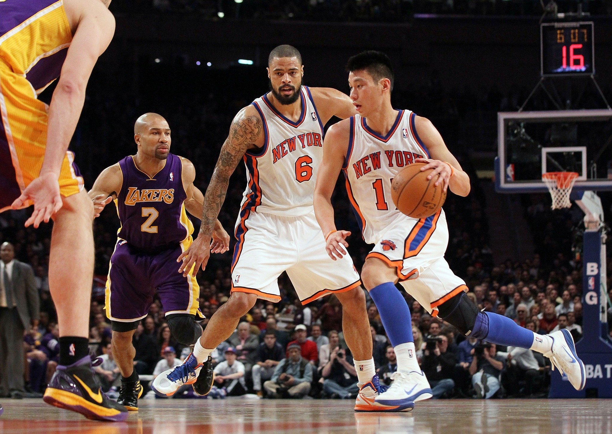 Jeremy Lin và cuộc điện thoại của HLV Mike DAntoni đưa anh trở thành hiện tượng số một NBA