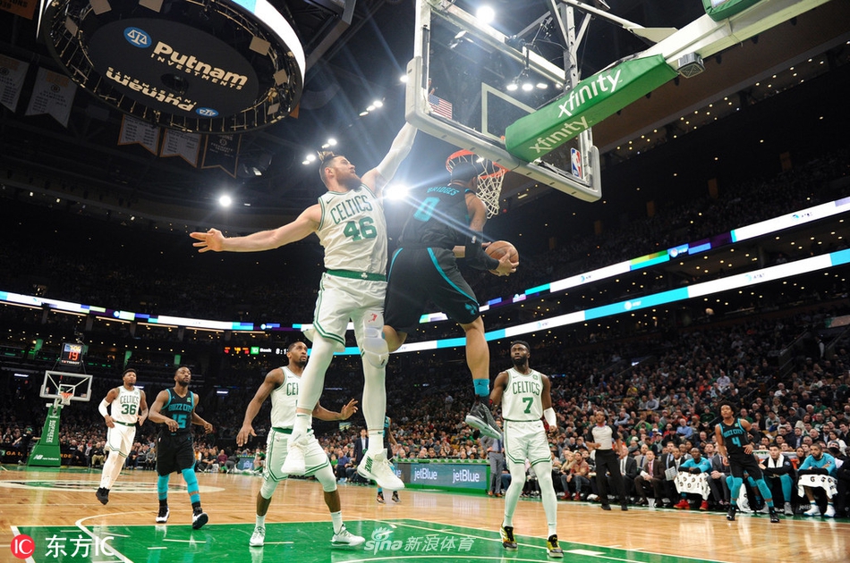 Vắng Kyrie Irving, Jaylen Brown và Jayson Tatum gánh Boston Celtics tàn sát đối phương