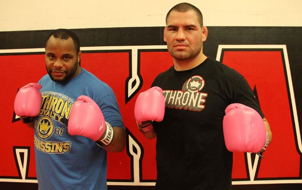 Cain Velasquez trở lại, ngôi vương Heavyweight UFC sắp đổi chủ?