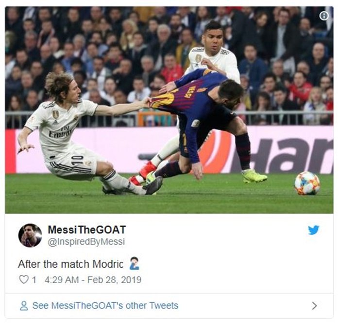 Modric bị troll sấp mặt vì hành vi thô thiển với Messi ở Siêu kinh điển