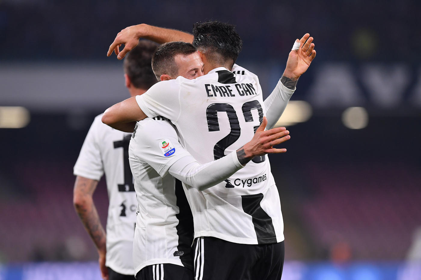 Ronaldo đóng vai “tiêu diệt sinh lực”, Juventus lập kỷ lục trong trận thắng Napoli