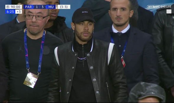 Gương mặt hoảng loạn của Neymar khi chứng kiến PSG gục ngã cay đắng trước MU