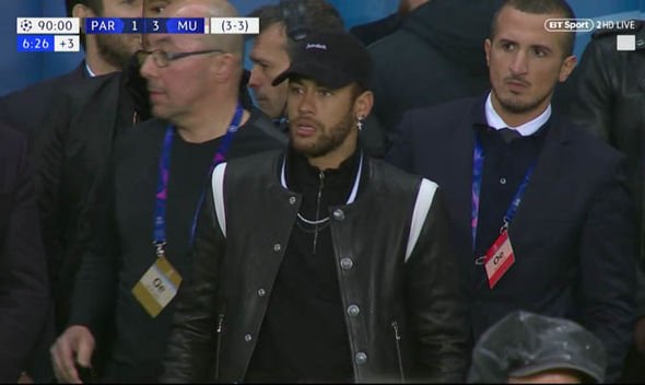 Gương mặt hoảng loạn của Neymar khi chứng kiến PSG gục ngã cay đắng trước MU