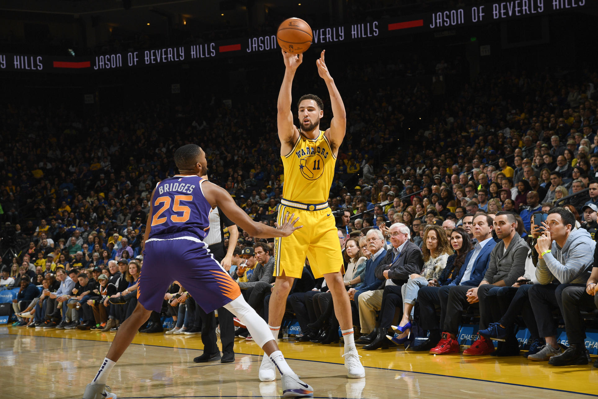 Trận thua Suns chính là màn trình diễn ném 3 thảm hại nhất sự nghiệp của bộ đôi Curry và Thompson