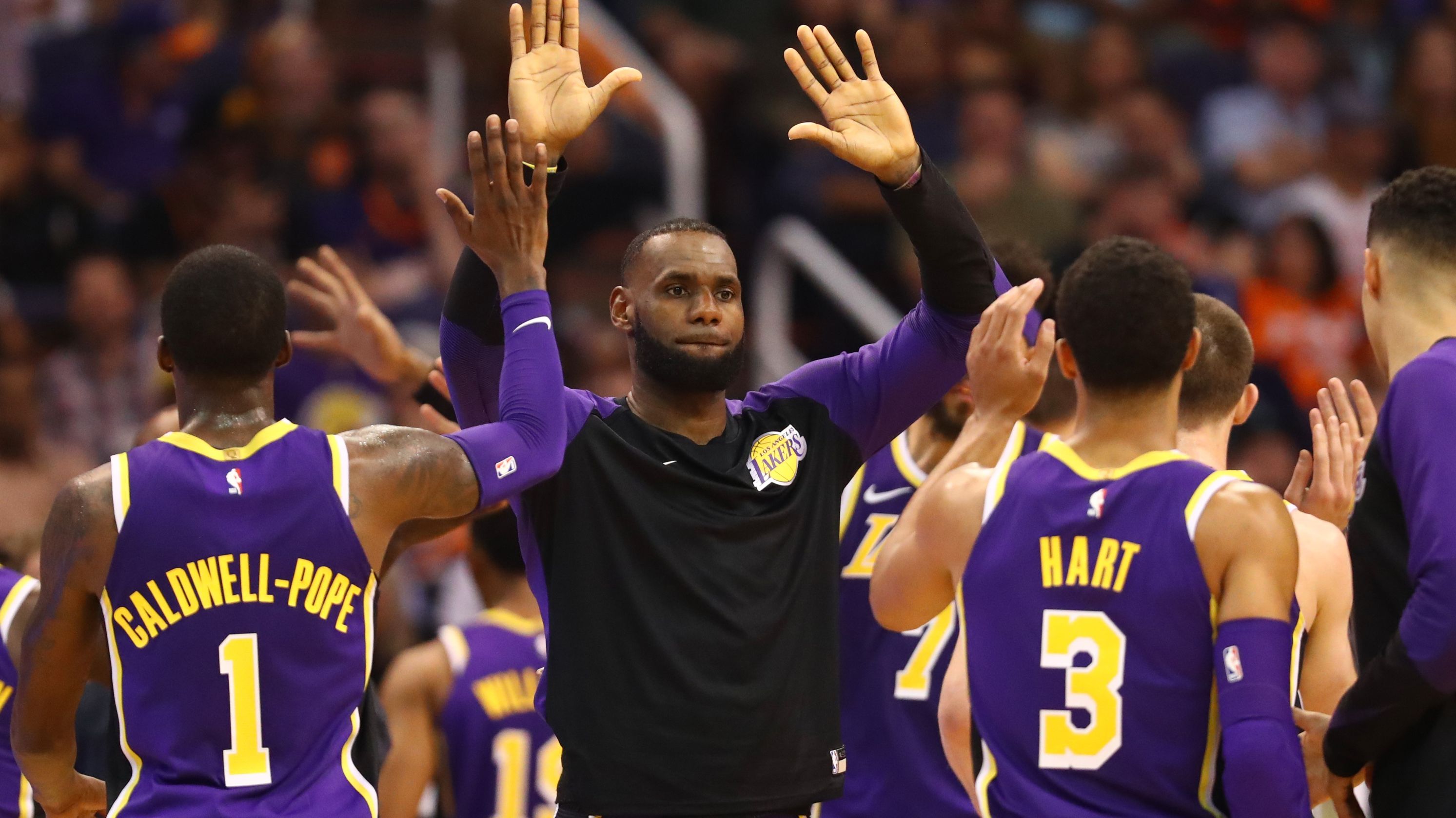 Huyền thoại Warriors khẳng định nếu Kobe thế LeBron thì LA Lakers đã vào được playoffs