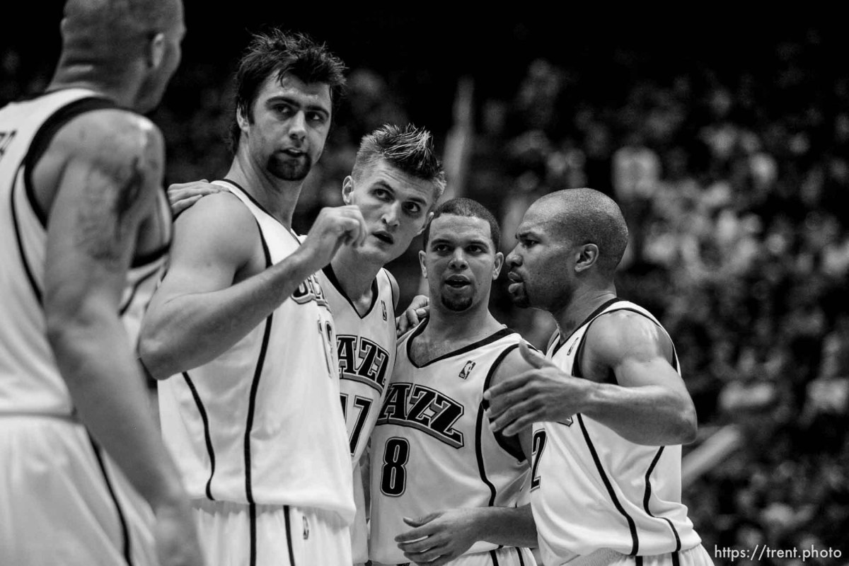 Từ sự việc Westbrook, nhìn lại văn hóa cổ vũ của fan Utah Jazz và hành động xúc phạm đáng lên án