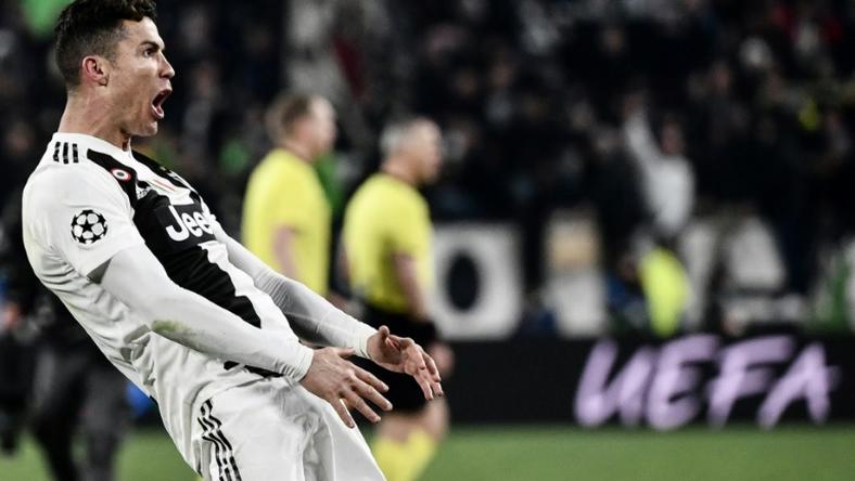 HLV Simeone đáp trả bất ngờ sau khi chứng kiến pha ăn mừng trêu ngươi của Ronaldo