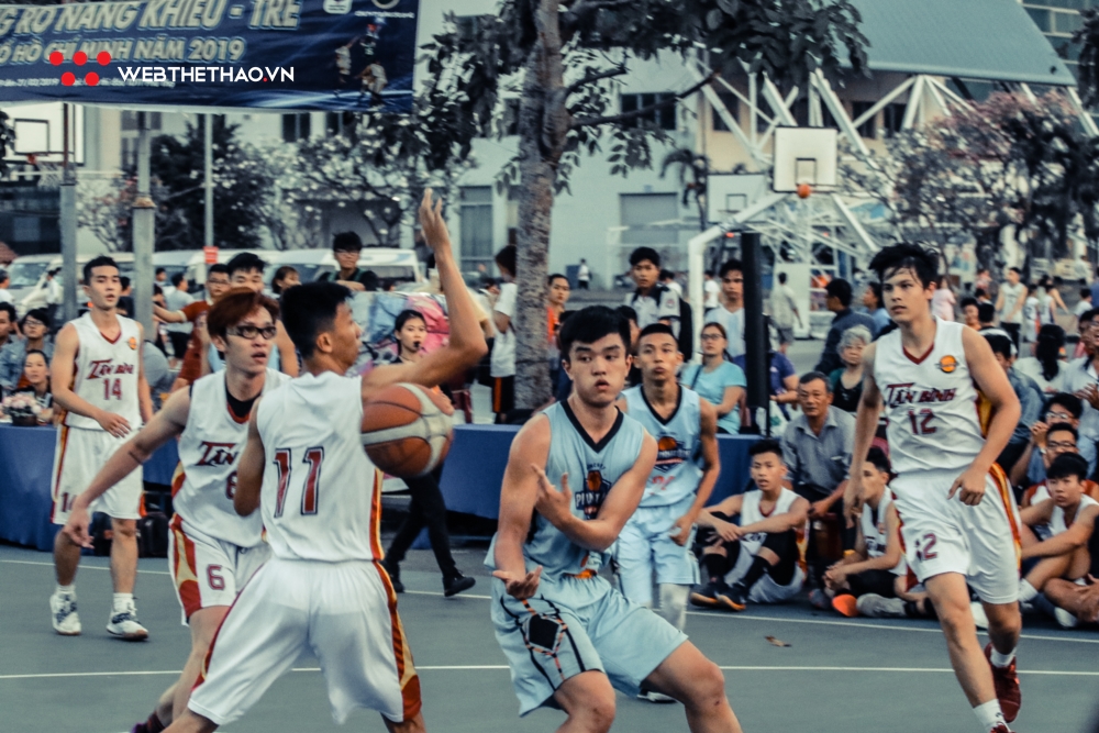 Bóng rổ U18 Năng khiếu - Trẻ TP HCM: Chức vô địch gọi tên Phú Nhuận và Bùi Anh Khoa