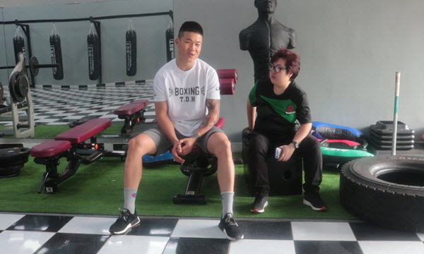 Về Buôn Ma Thuột nghe người thách đấu Flores Trương Đình Hoàng kể chuyện Boxing