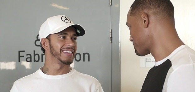 Ngôi sao điện ảnh Will Smith học đua xe với nhà vô địch F1 Lewis Hamilton