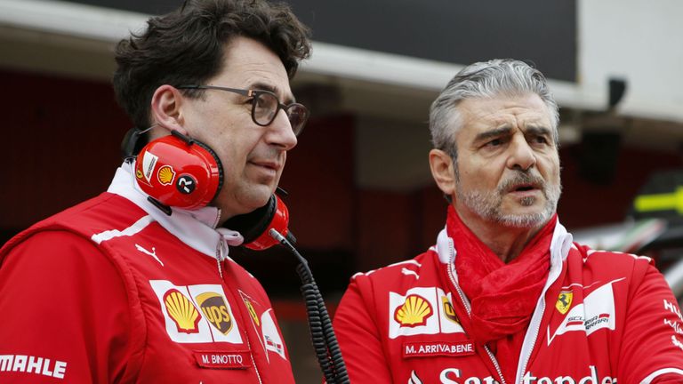 Thắng làm vua, thua làm giặc: Truyền thông Ý gạch đá Sebastian Vettel, Charles Leclerc được xem như anh hùng
