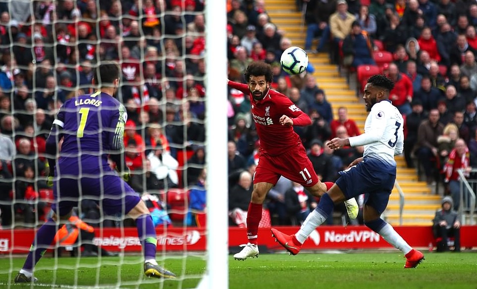 Van Dijk ăn mừng bàn thắng độc đáo trong trận Liverpool vs Tottenham
