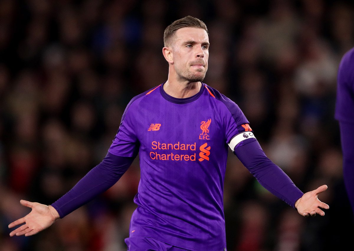 Henderson nói gì với Klopp để thay đổi chiến thuật khi Liverpool thắng Southampton?