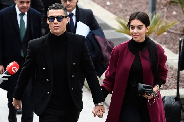 Bạn gái nghẹn ngào kể lại khoảnh khắc định mệnh trong lần gặp gỡ đầu tiên với Ronaldo