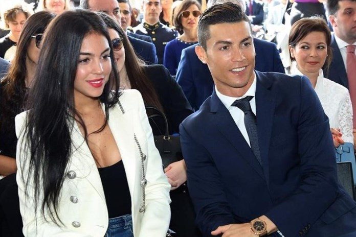 Bạn gái nghẹn ngào kể lại khoảnh khắc định mệnh trong lần gặp gỡ đầu tiên với Ronaldo